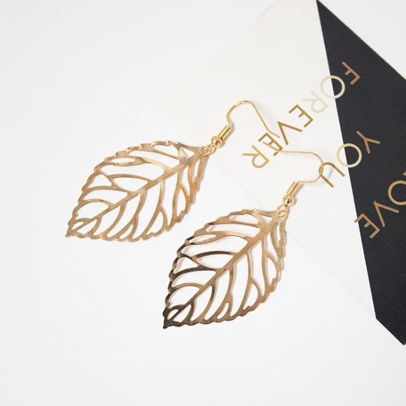 Boho Leaf Cut Out Indie Dangle Minimalist Earrings - Picture 4 of 12